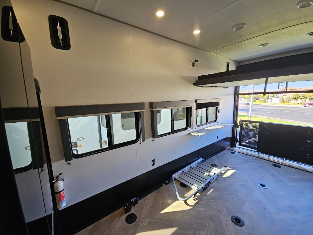 2026 Keystone RV 2026 Keystone RV Raptor Carbon Series - thumbnail 9