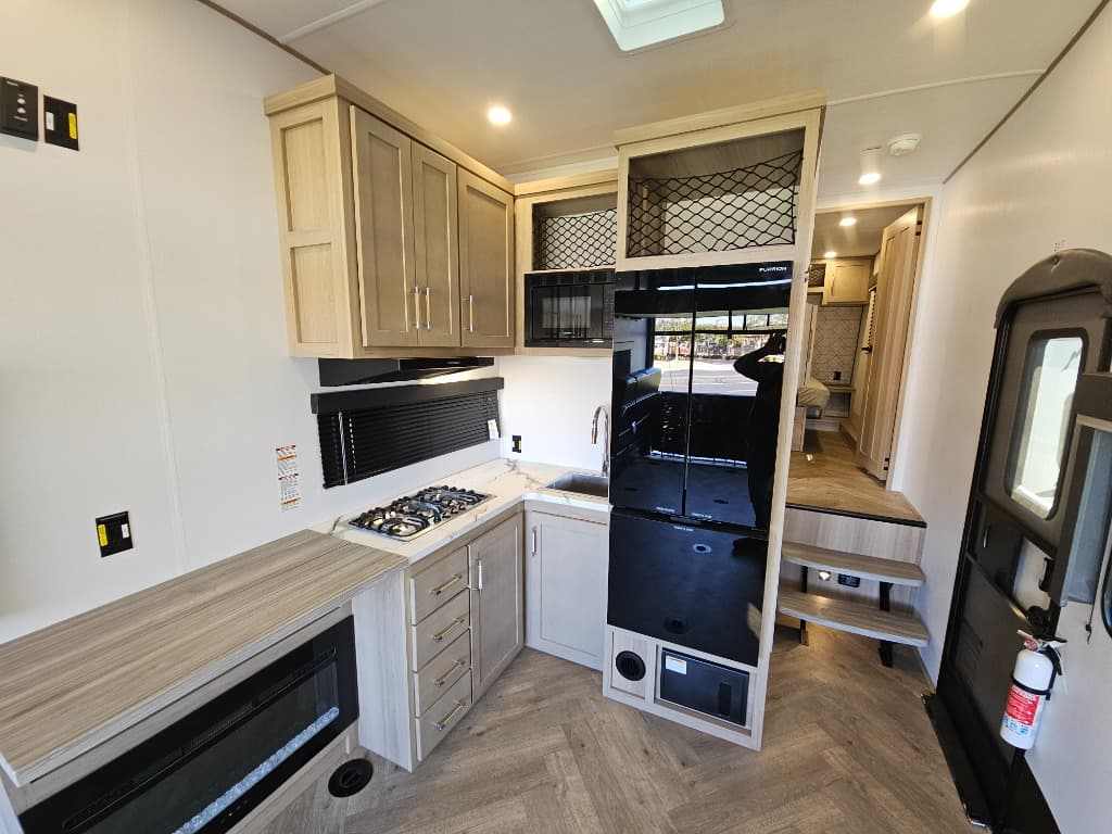 2026 Keystone RV 2026 Keystone RV Raptor Carbon Series - thumbnail 14