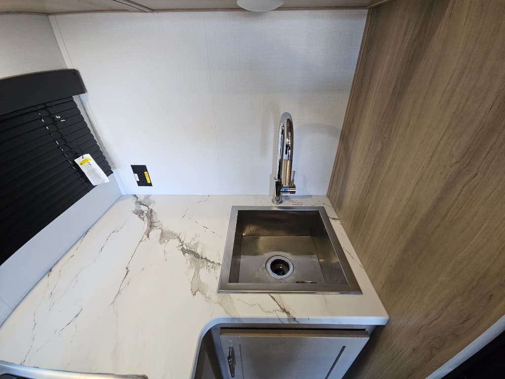 2026 Keystone RV 2026 Keystone RV Raptor Carbon Series - thumbnail 17