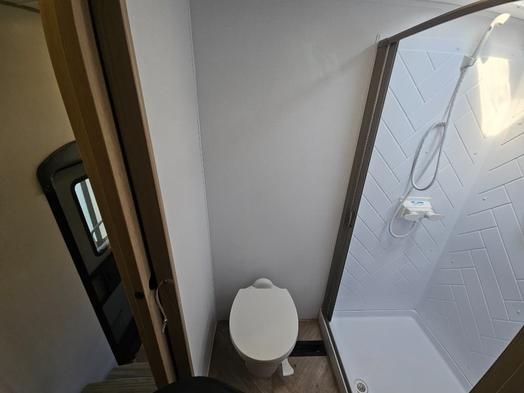 2026 Keystone RV 2026 Keystone RV Raptor Carbon Series - thumbnail 26