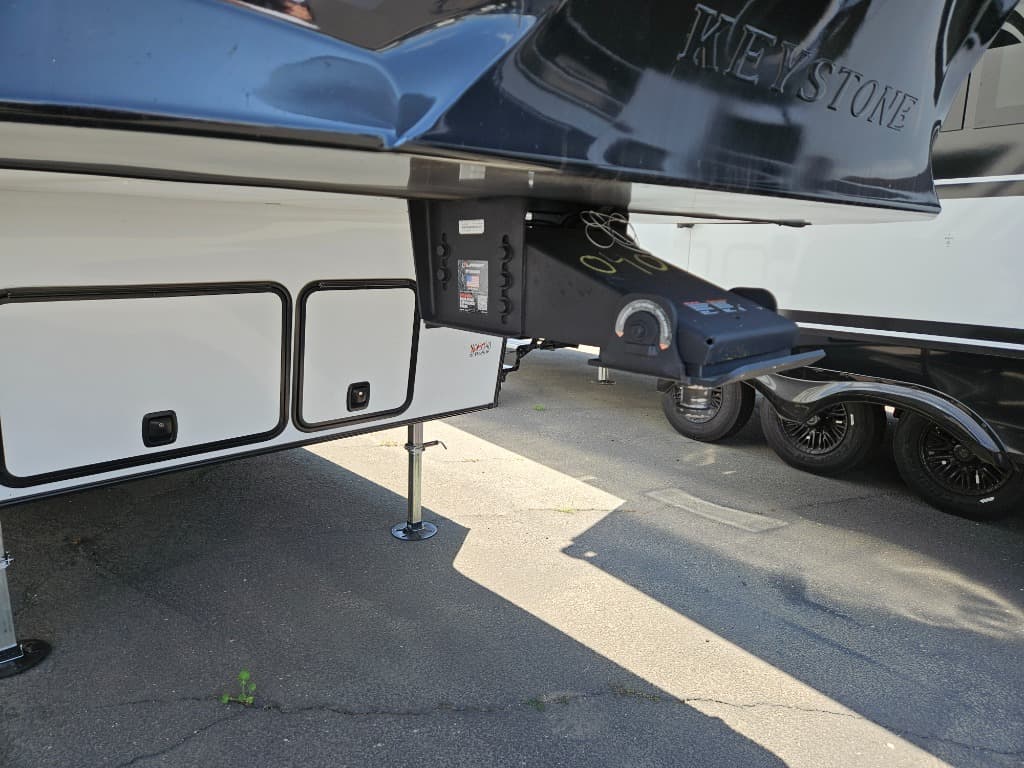 2026 Keystone RV 2026 Keystone RV Raptor Carbon Series - thumbnail 34