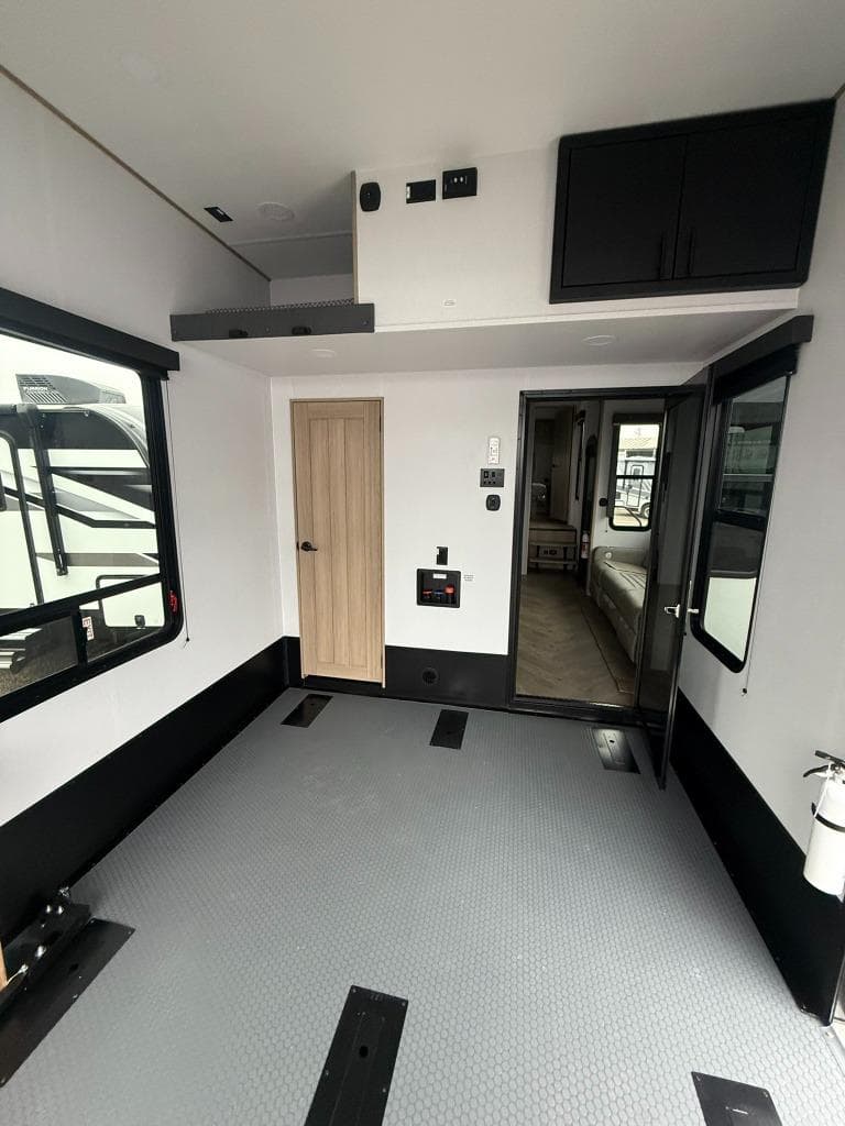 2026 Keystone RV 2026 Keystone RV Raptor Carbon Series - thumbnail 15