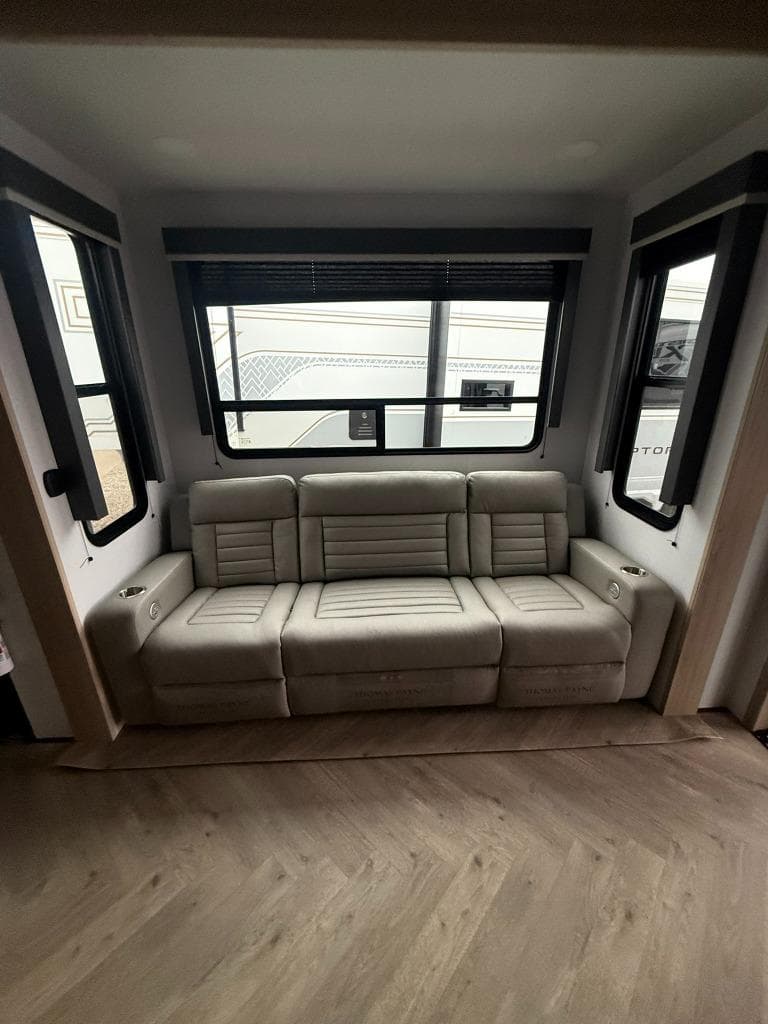 2026 Keystone RV 2026 Keystone RV Raptor Carbon Series - thumbnail 24