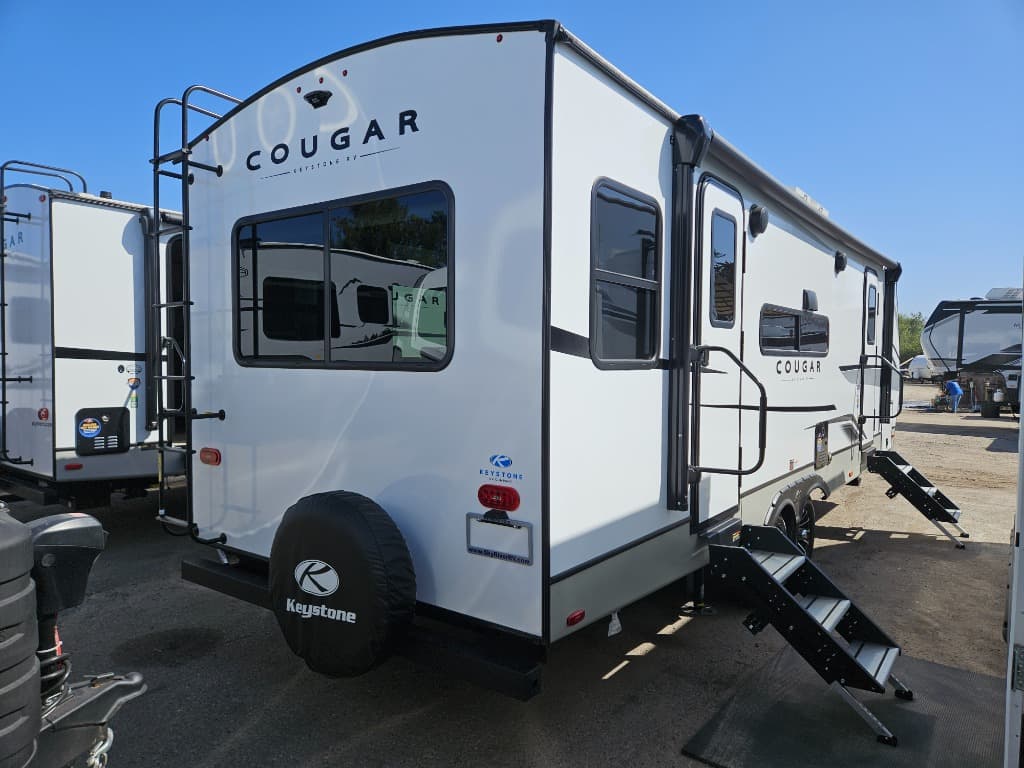 2025 Keystone RV 2025 Keystone RV Cougar Half-Ton - thumbnail 2