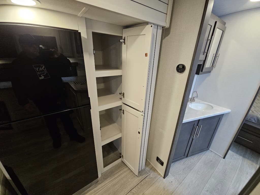 2025 Keystone RV 2025 Keystone RV Cougar Half-Ton - thumbnail 15