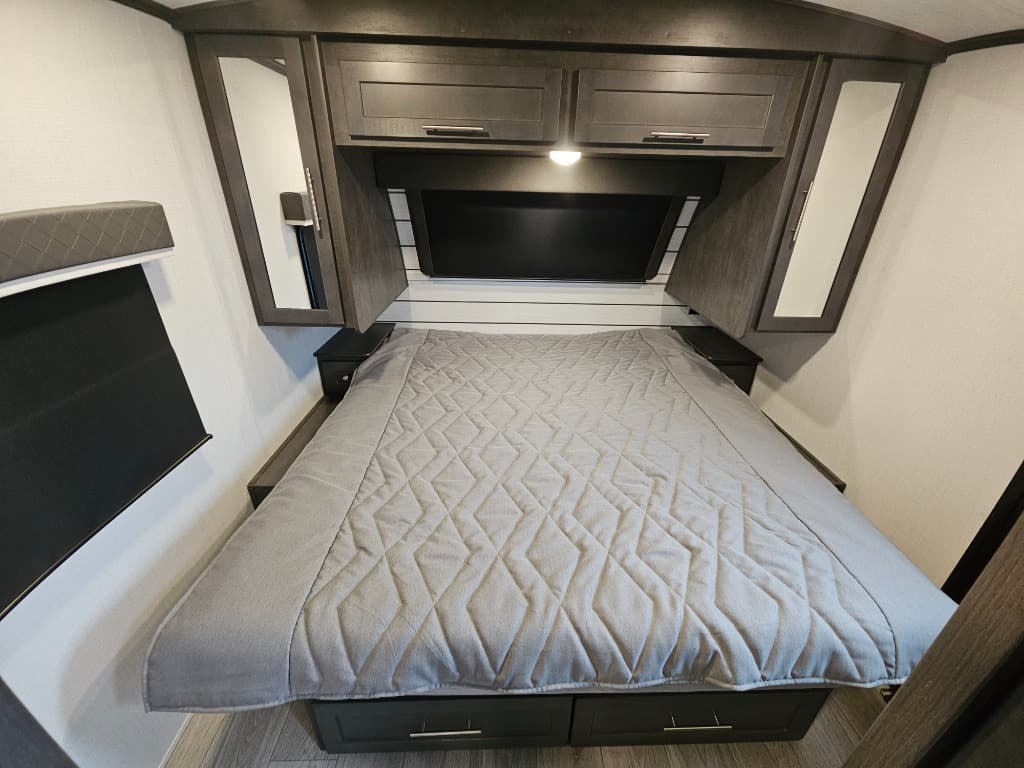 2025 Keystone RV 2025 Keystone RV Cougar Half-Ton - thumbnail 35