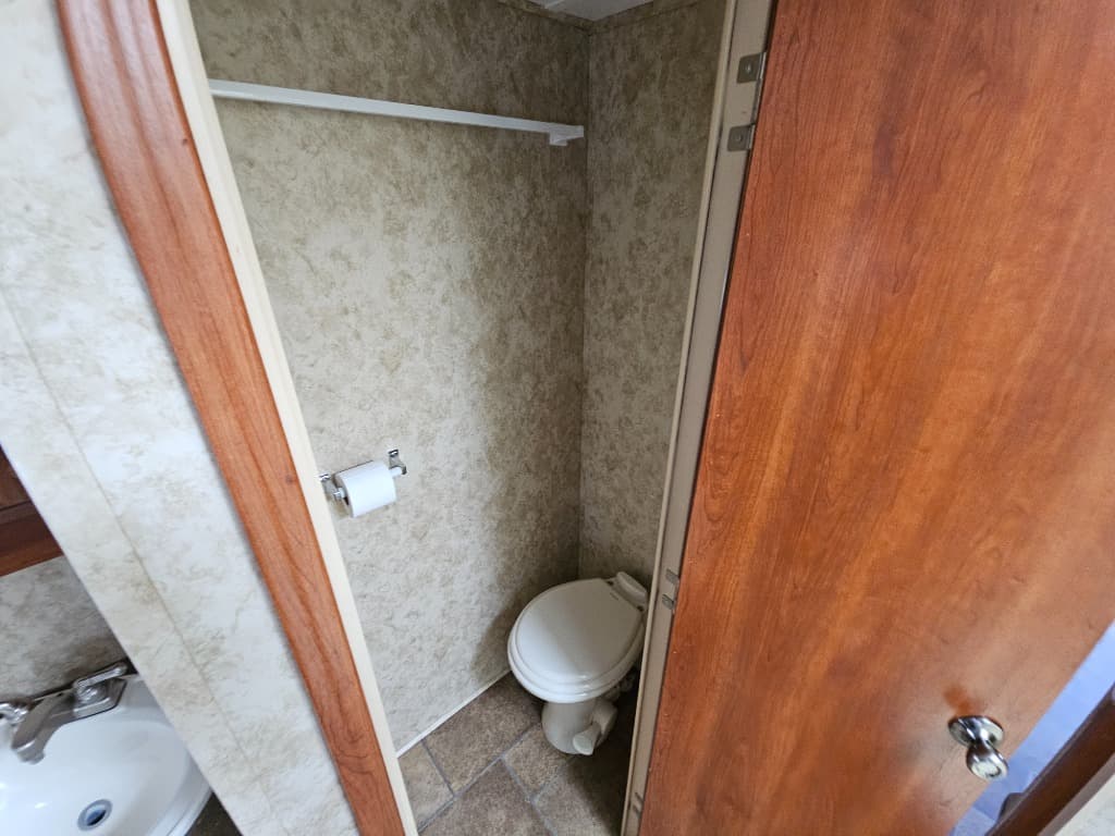 2012 Keystone RV 2012 Keystone RV Cougar Half-Ton - thumbnail 34