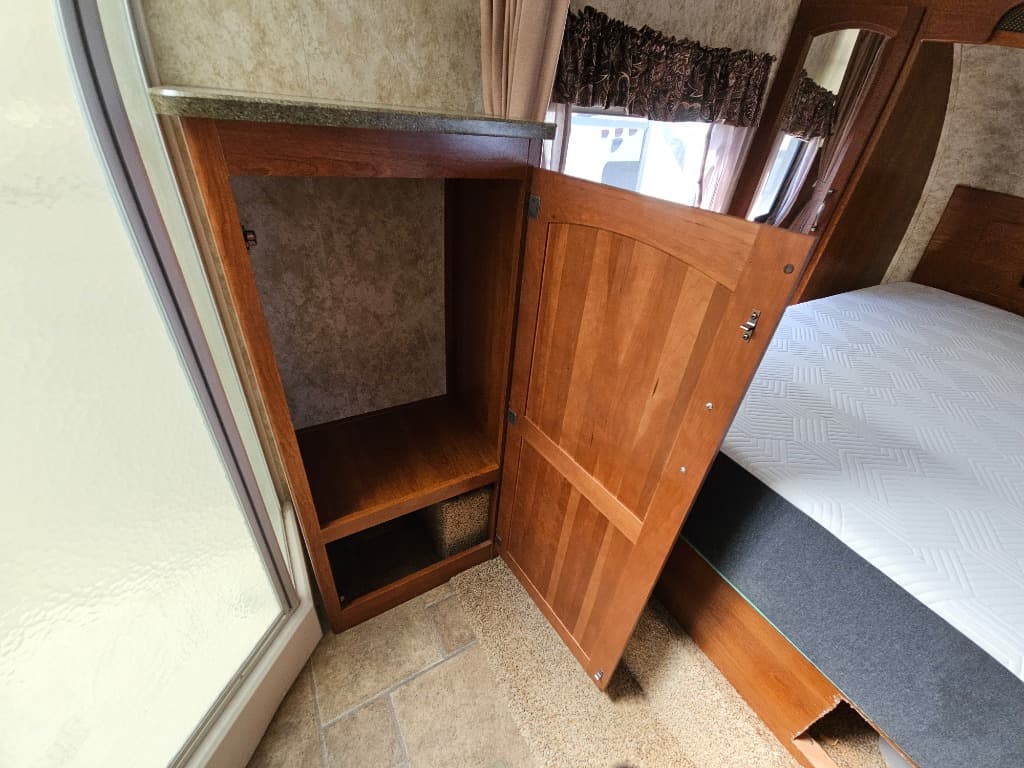 2012 Keystone RV 2012 Keystone RV Cougar Half-Ton - thumbnail 36