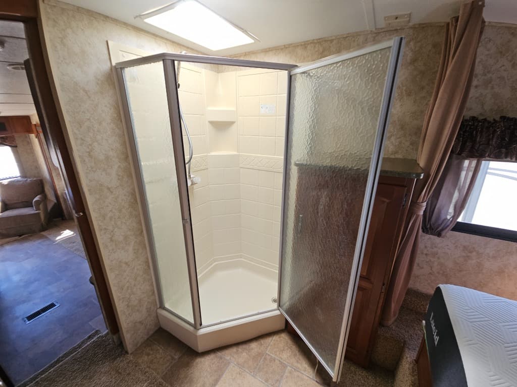 2012 Keystone RV 2012 Keystone RV Cougar Half-Ton - thumbnail 37