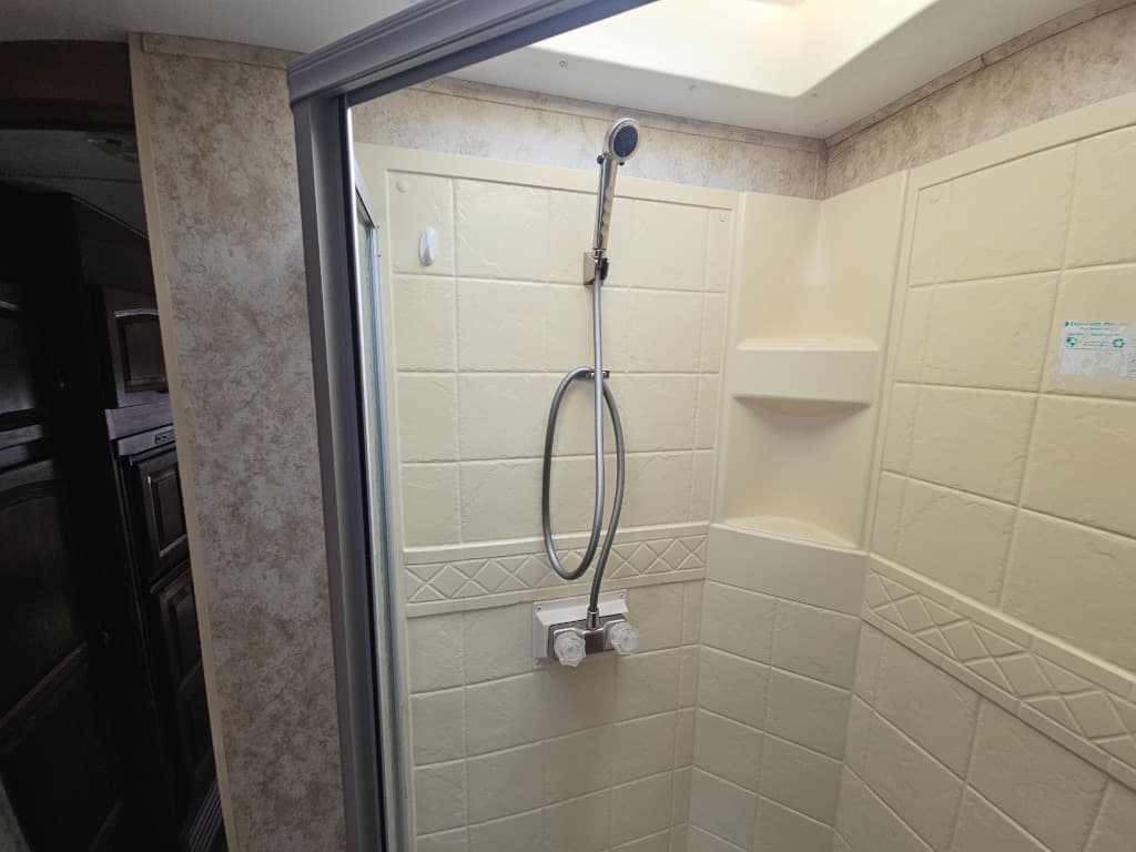 2012 Keystone RV 2012 Keystone RV Cougar Half-Ton - thumbnail 38