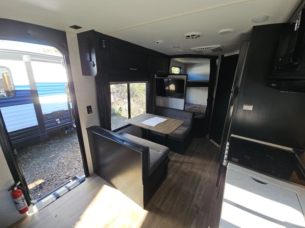 2022 Forest River RV 2022 Forest River RV Cherokee Grey Wolf - thumbnail 9