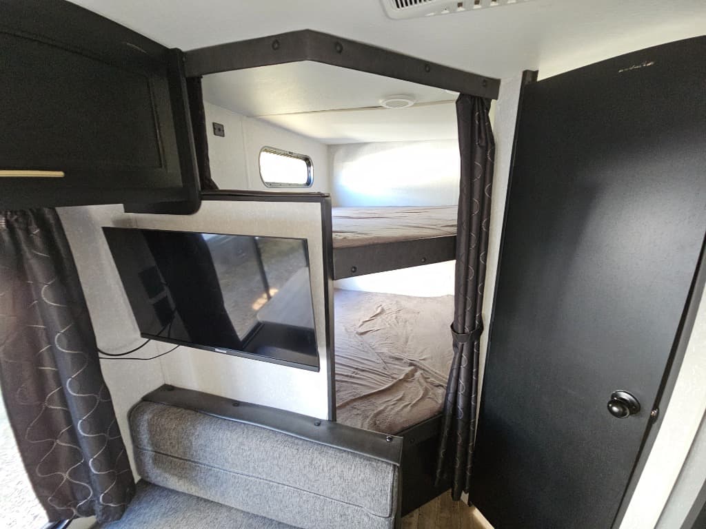 2022 Forest River RV 2022 Forest River RV Cherokee Grey Wolf - thumbnail 12