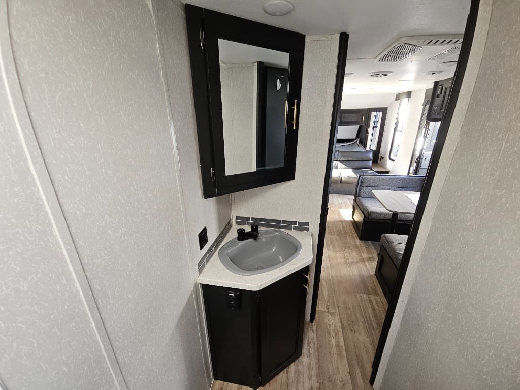 2022 Forest River RV 2022 Forest River RV Cherokee Grey Wolf - thumbnail 16