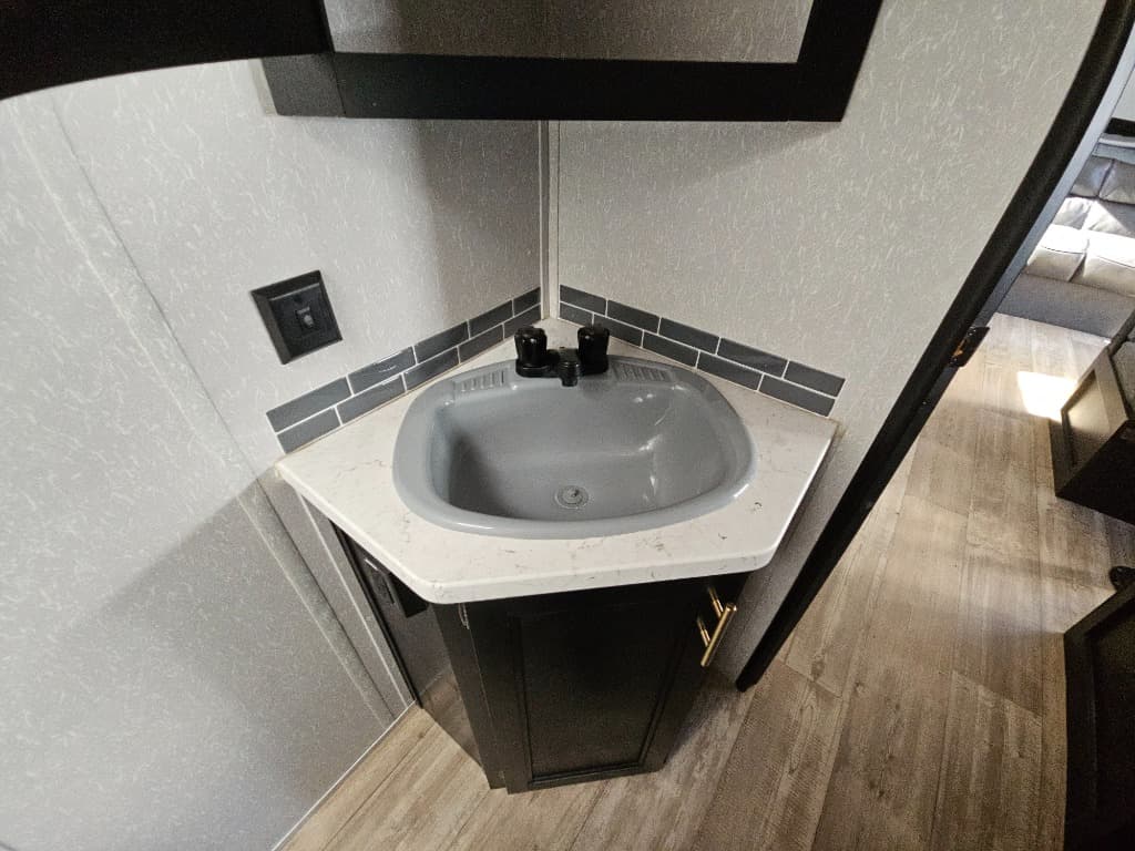 2022 Forest River RV 2022 Forest River RV Cherokee Grey Wolf - thumbnail 18