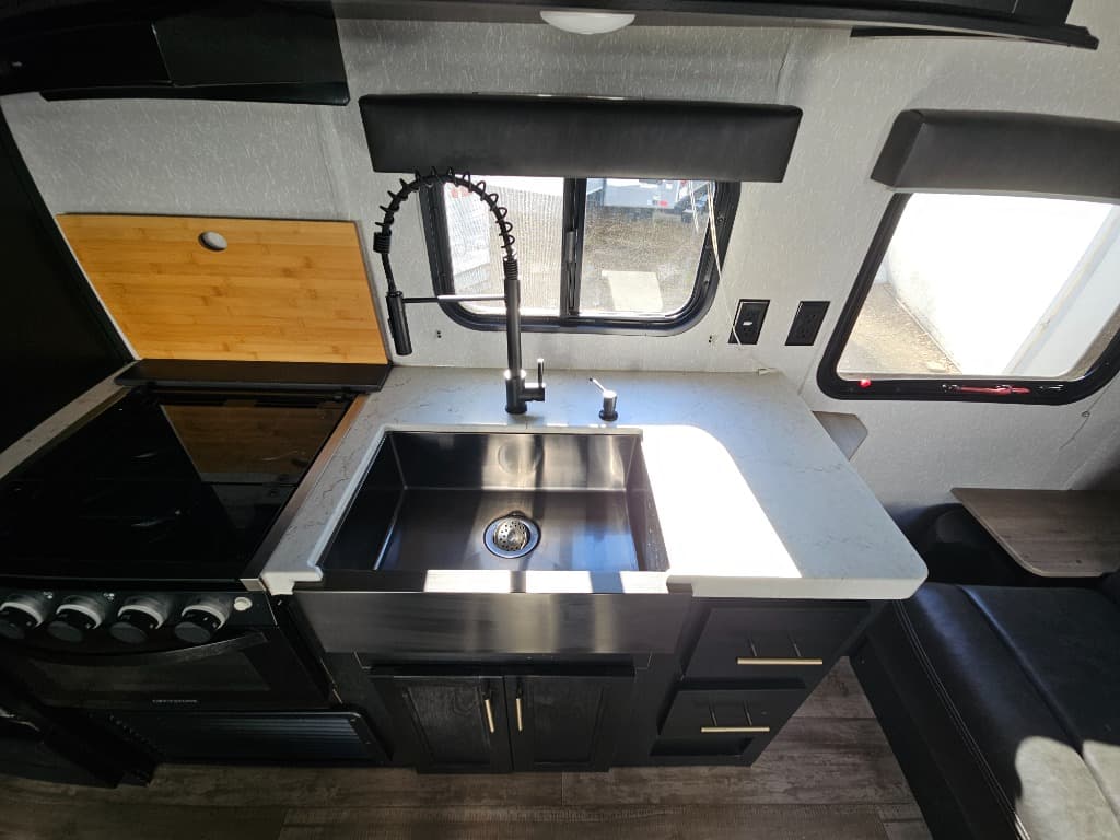 2022 Forest River RV 2022 Forest River RV Cherokee Grey Wolf - thumbnail 25