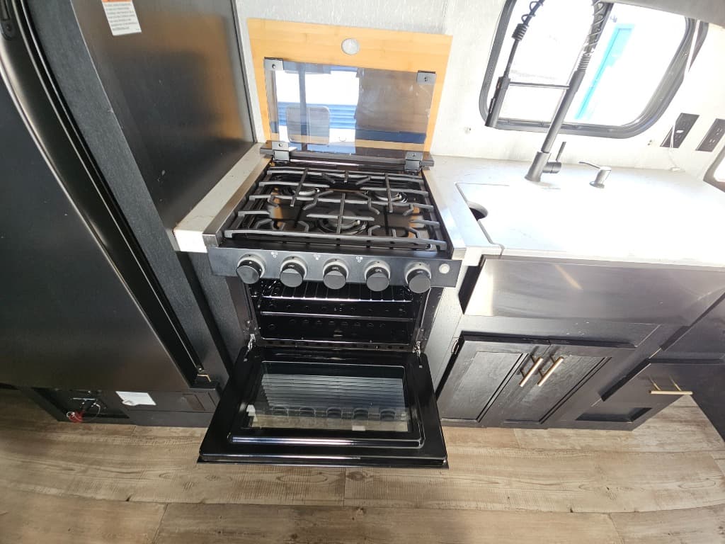 2022 Forest River RV 2022 Forest River RV Cherokee Grey Wolf - thumbnail 26