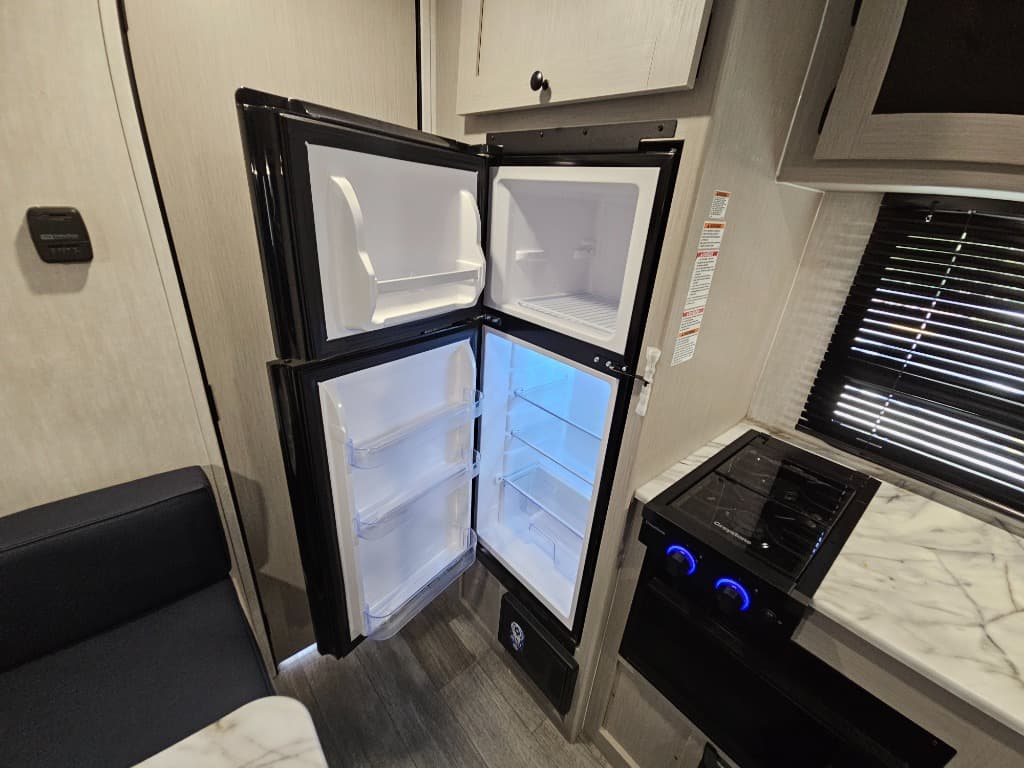 2025 Coachmen 2025 Coachmen Remote - thumbnail 21