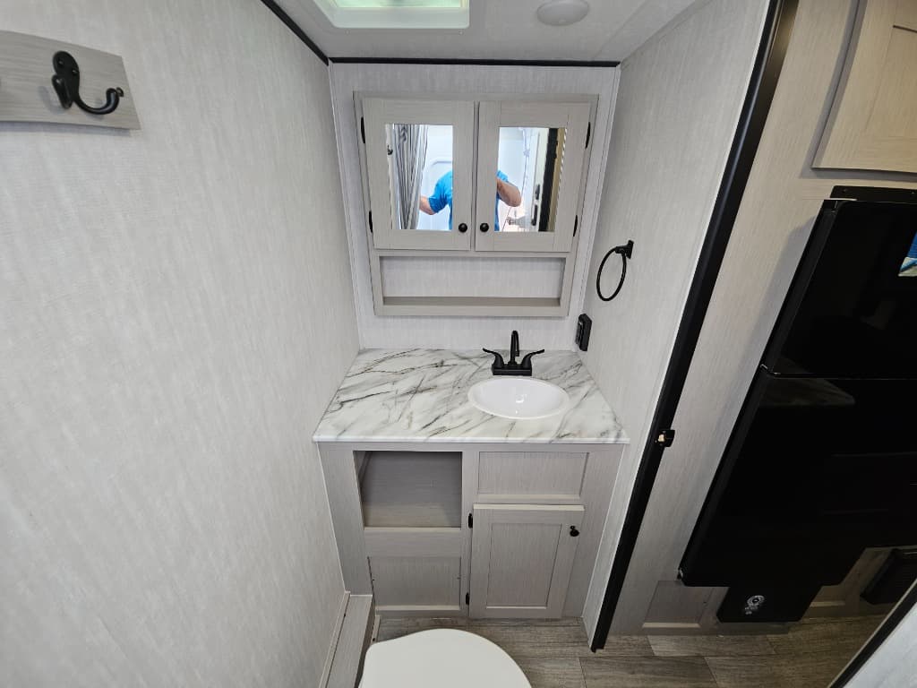 2025 Coachmen 2025 Coachmen Remote - thumbnail 25