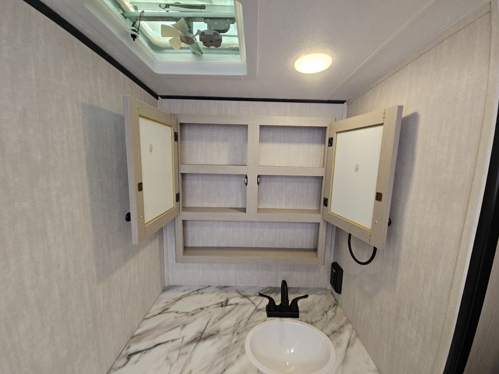 2025 Coachmen 2025 Coachmen Remote - thumbnail 26