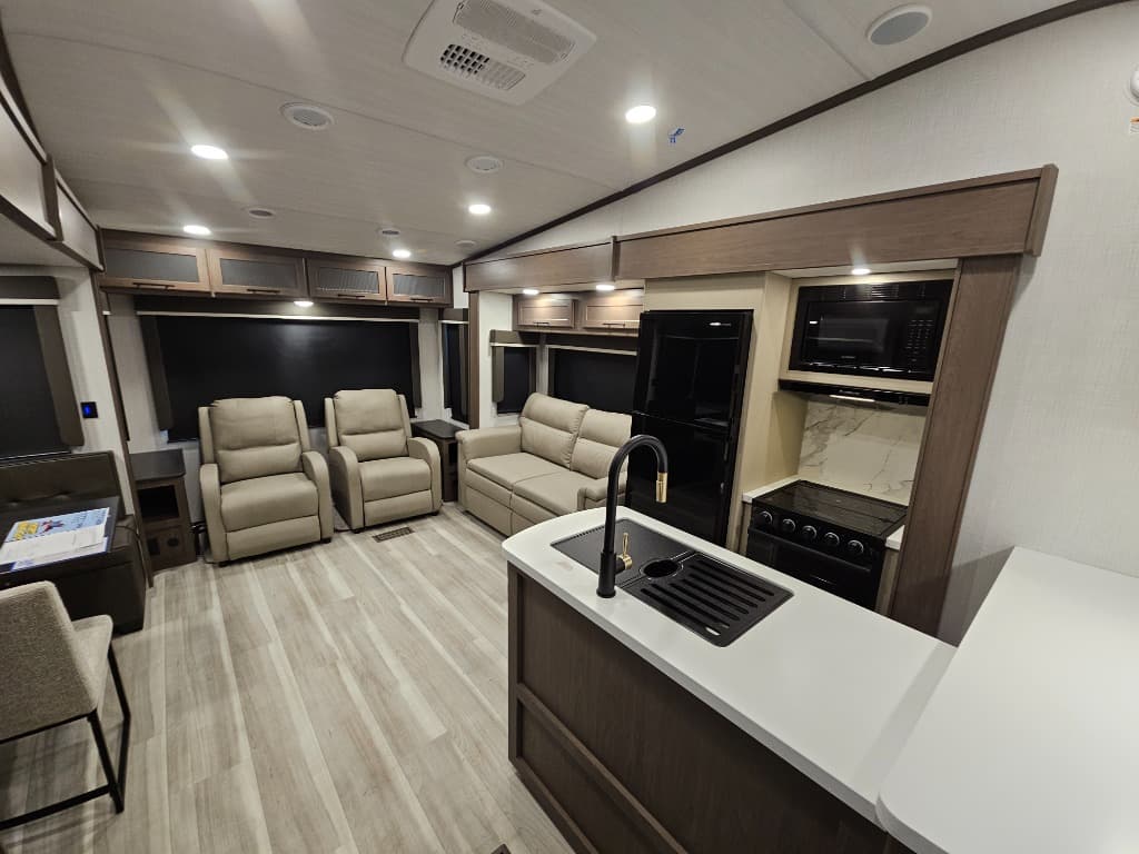 2026 Keystone RV 2026 Keystone RV Cougar Half-Ton - thumbnail 8