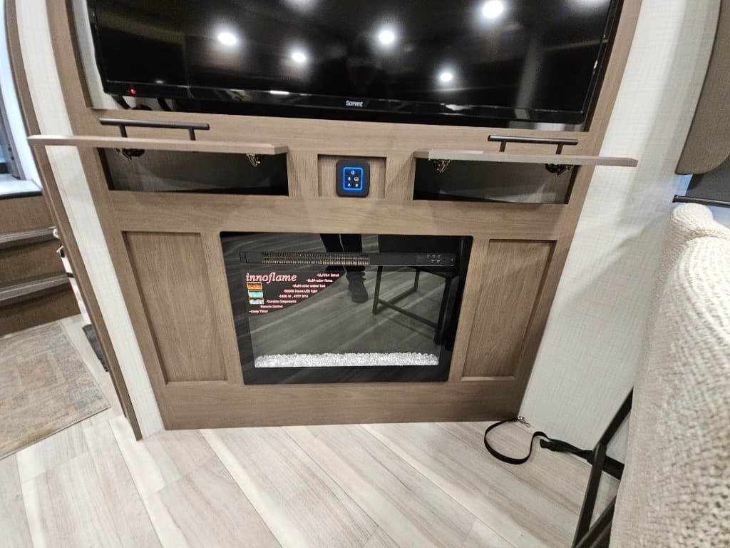 2026 Keystone RV 2026 Keystone RV Cougar Half-Ton - thumbnail 13