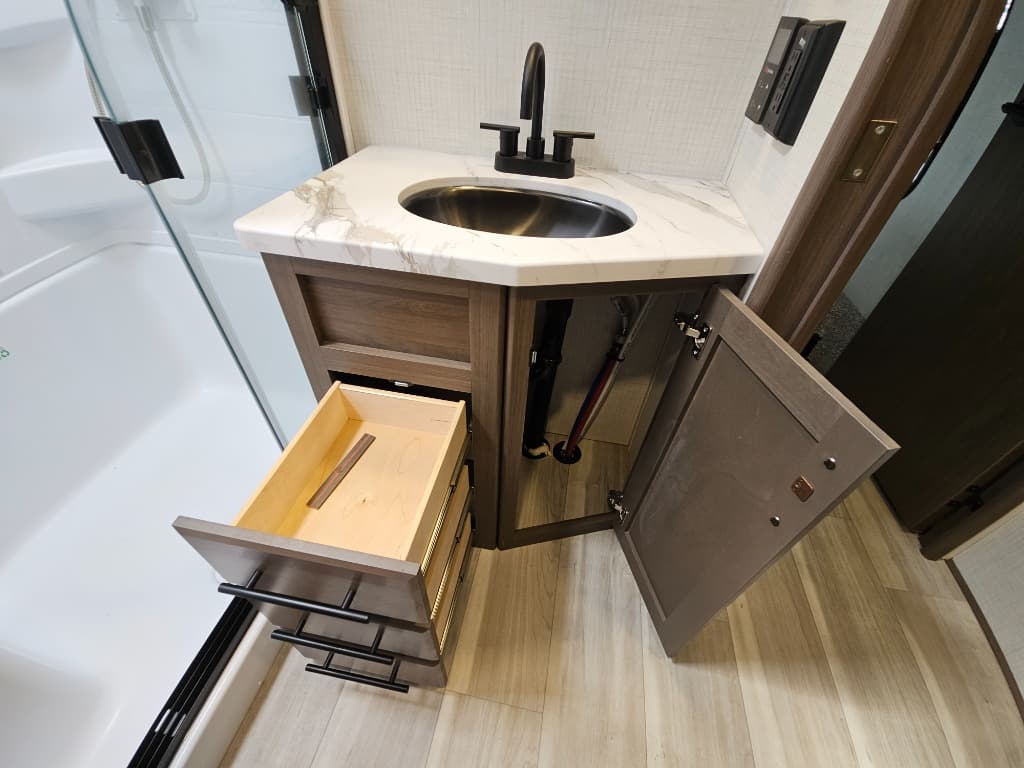 2026 Keystone RV 2026 Keystone RV Cougar Half-Ton - thumbnail 43