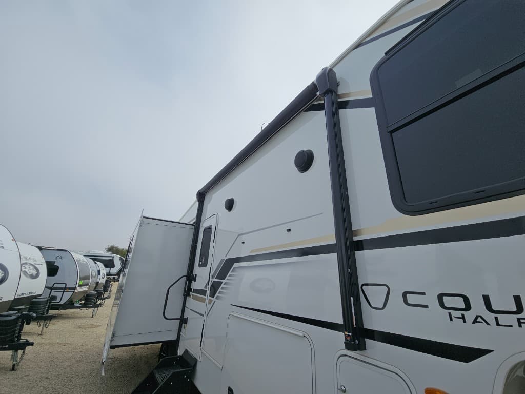 2026 Keystone RV 2026 Keystone RV Cougar Half-Ton - thumbnail 53