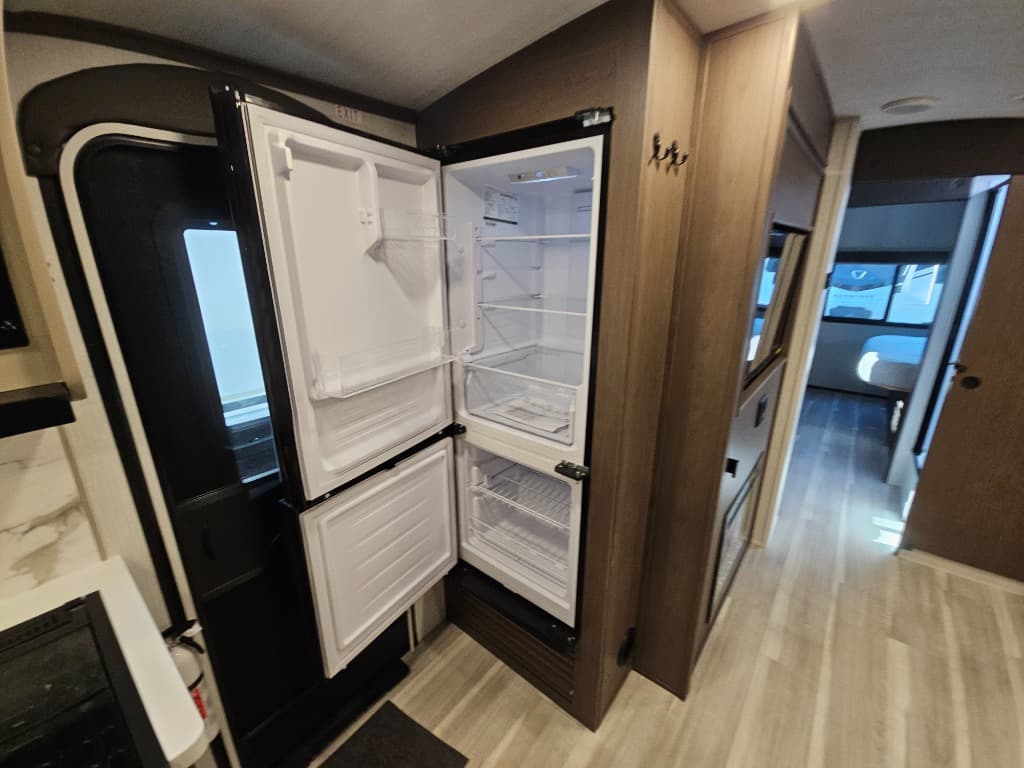 2026 Keystone RV 2026 Keystone RV Cougar Half-Ton - thumbnail 19