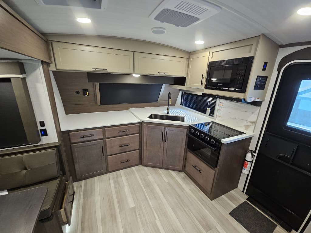 2026 Keystone RV 2026 Keystone RV Cougar Half-Ton - thumbnail 20