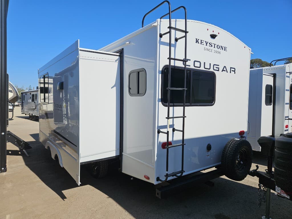 2026 Keystone RV 2026 Keystone RV Cougar Half-Ton - thumbnail 5