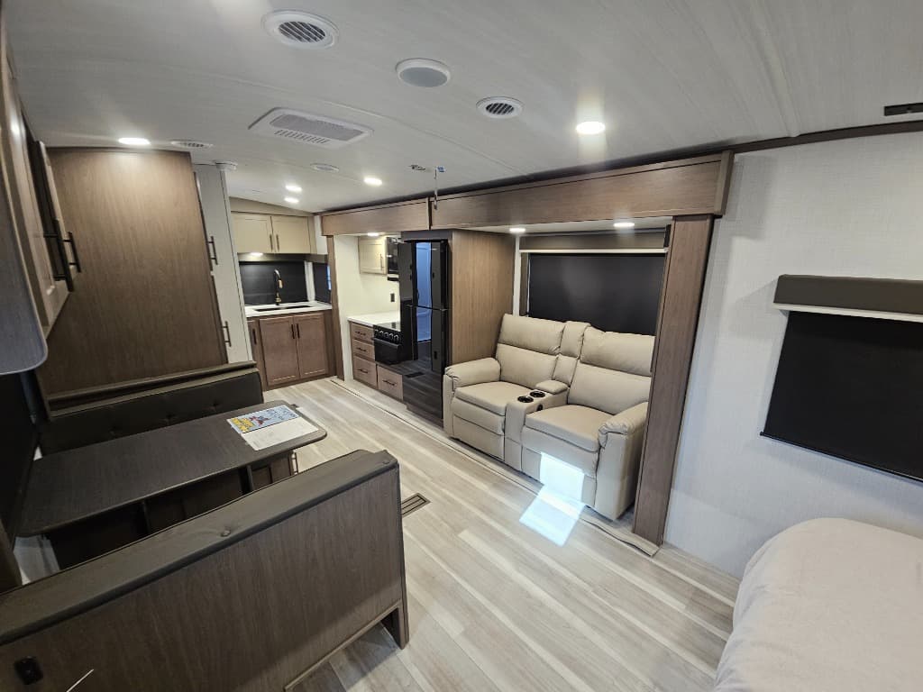 2026 Keystone RV 2026 Keystone RV Cougar Half-Ton - thumbnail 8