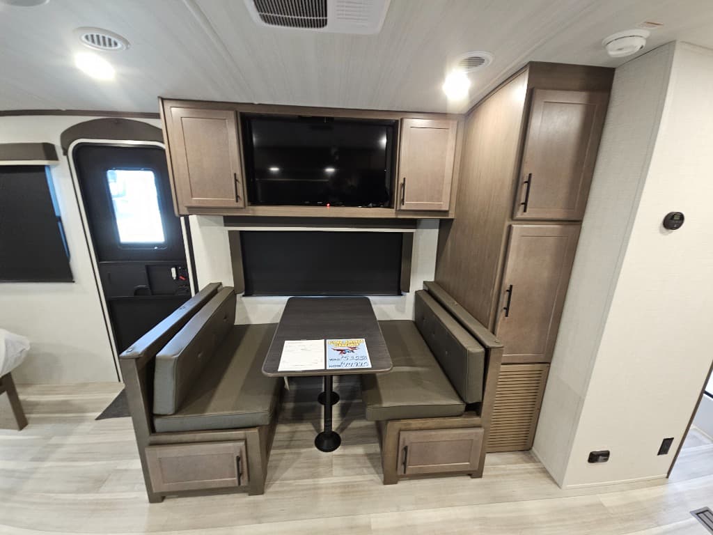 2026 Keystone RV 2026 Keystone RV Cougar Half-Ton - thumbnail 10