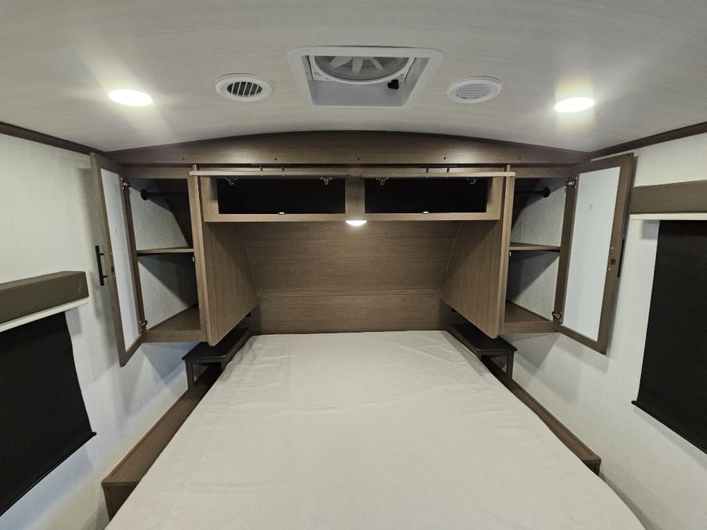 2026 Keystone RV 2026 Keystone RV Cougar Half-Ton - thumbnail 31