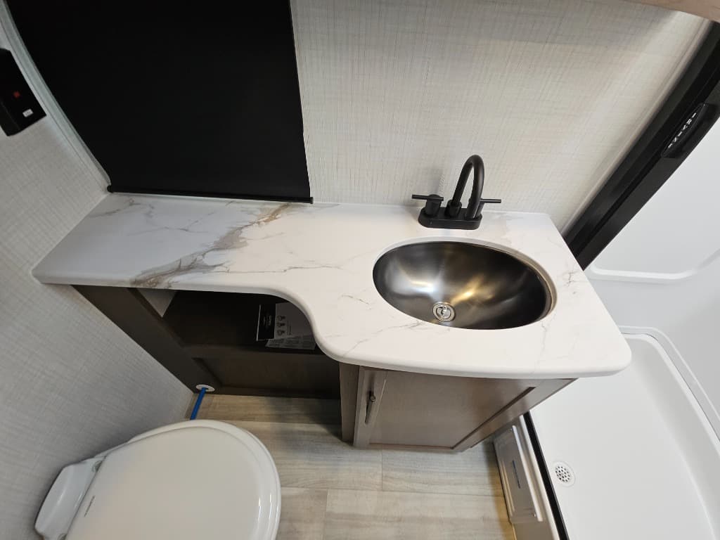 2026 Keystone RV 2026 Keystone RV Cougar Half-Ton - thumbnail 35