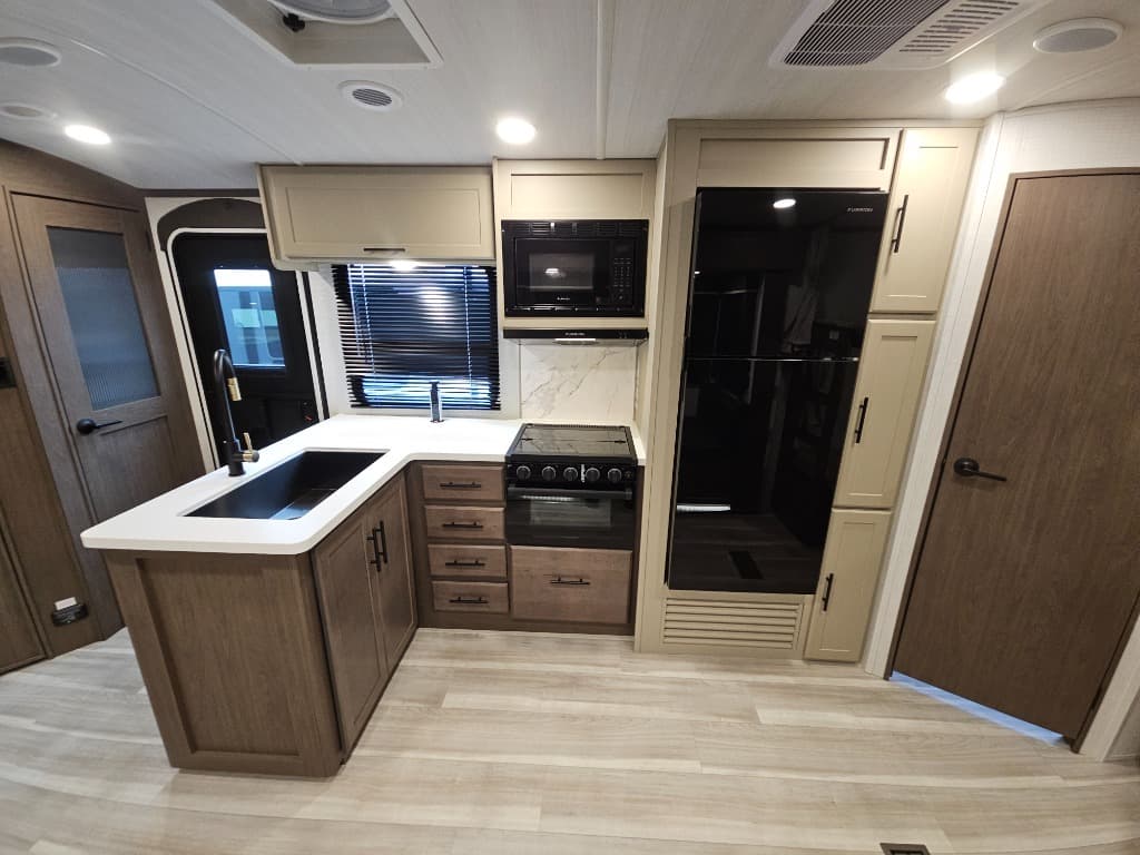 2026 Keystone RV 2026 Keystone RV Cougar Half-Ton - thumbnail 16