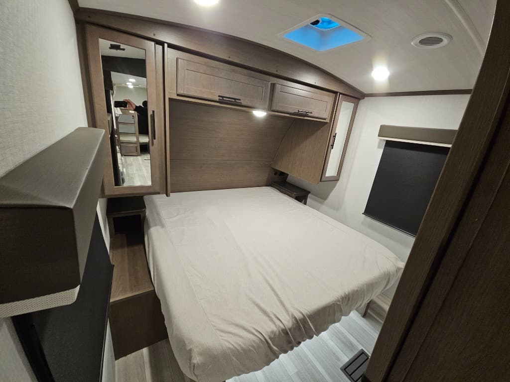 2026 Keystone RV 2026 Keystone RV Cougar Half-Ton - thumbnail 33