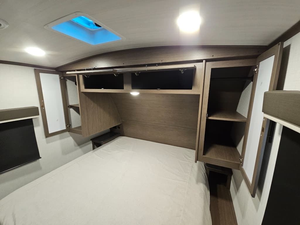 2026 Keystone RV 2026 Keystone RV Cougar Half-Ton - thumbnail 35