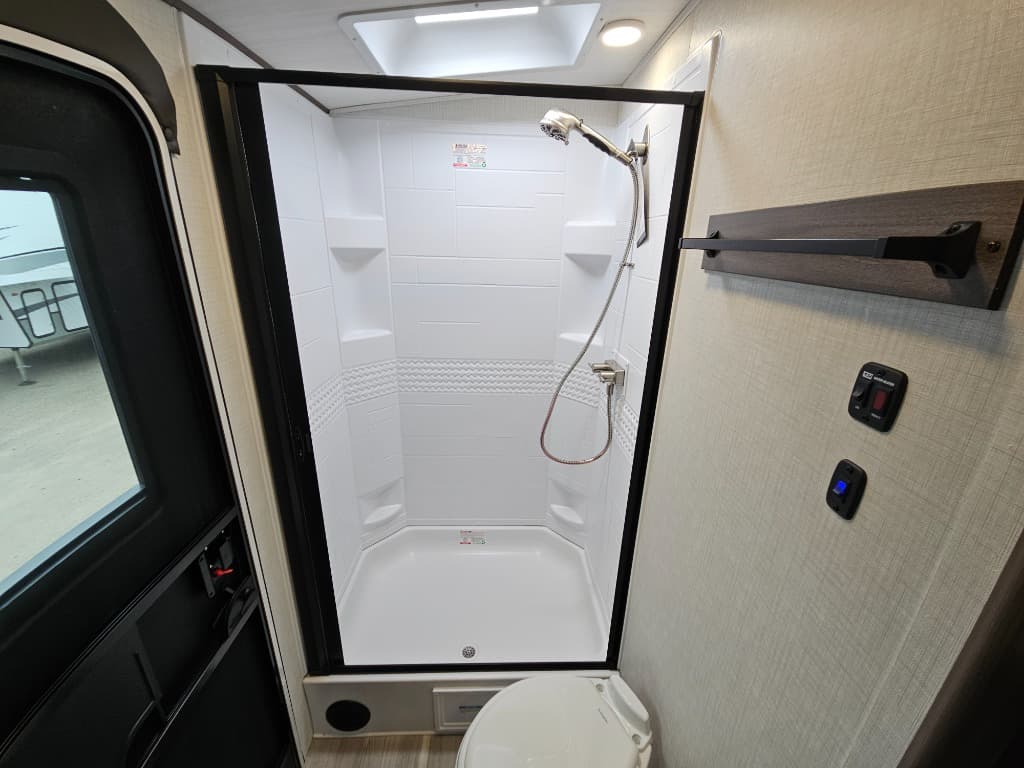 2026 Keystone RV 2026 Keystone RV Cougar Half-Ton - thumbnail 39