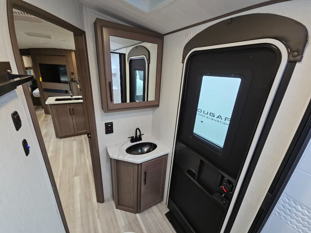 2026 Keystone RV 2026 Keystone RV Cougar Half-Ton - thumbnail 42