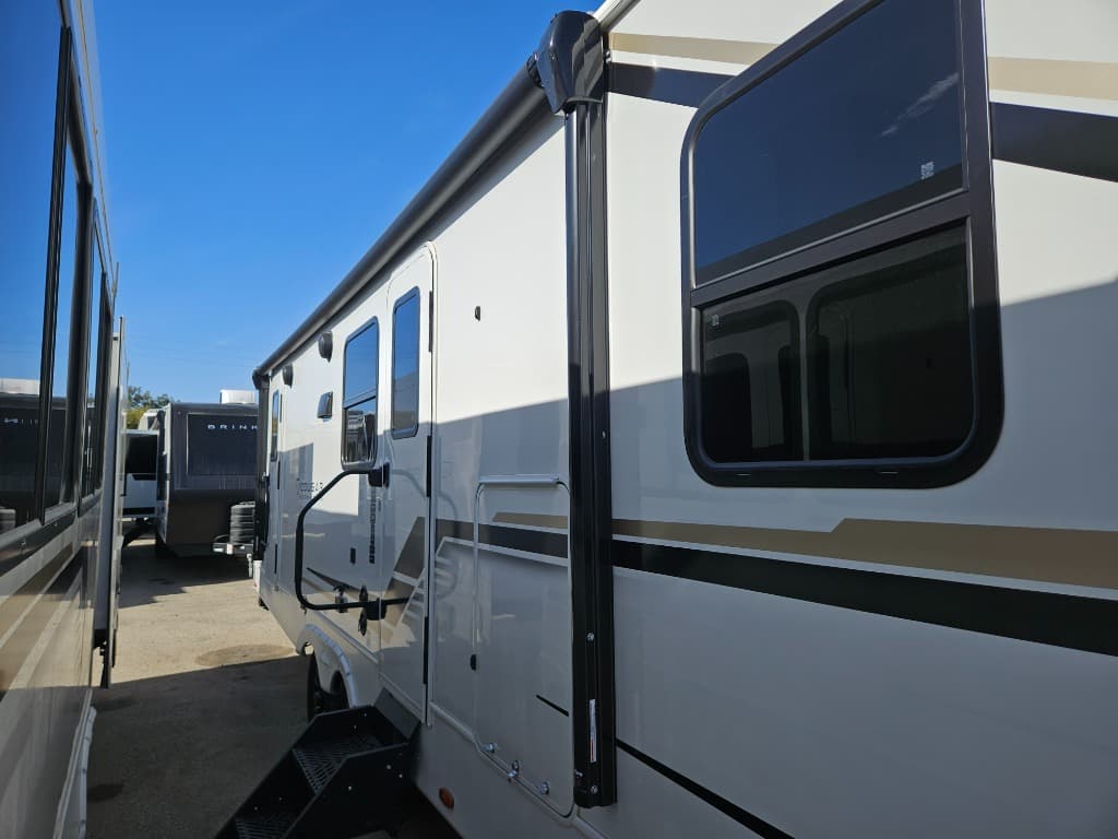 2026 Keystone RV 2026 Keystone RV Cougar Half-Ton - thumbnail 49