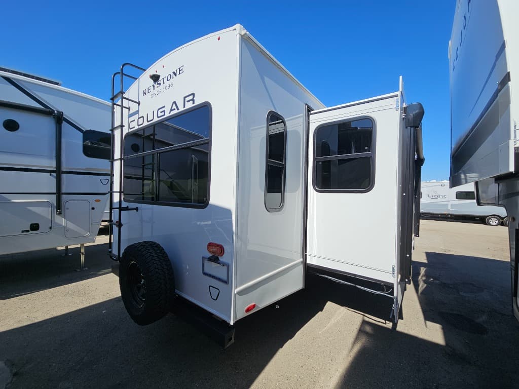 2026 Keystone RV 2026 Keystone RV Cougar Half-Ton - thumbnail 3