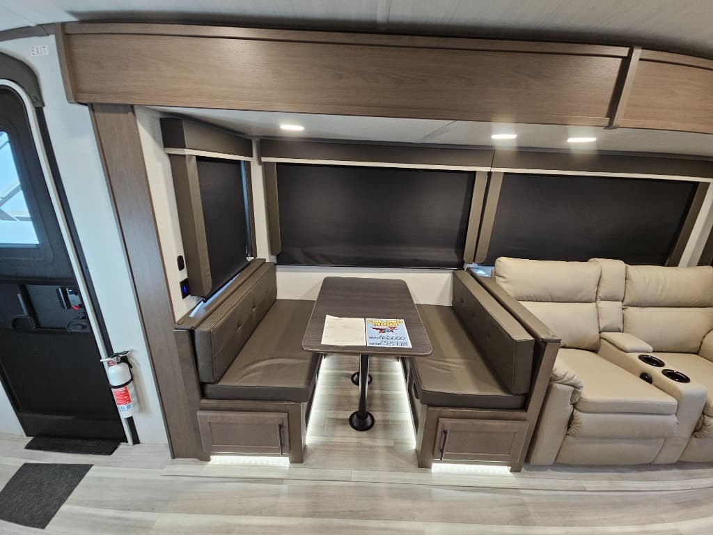 2026 Keystone RV 2026 Keystone RV Cougar Half-Ton - thumbnail 11