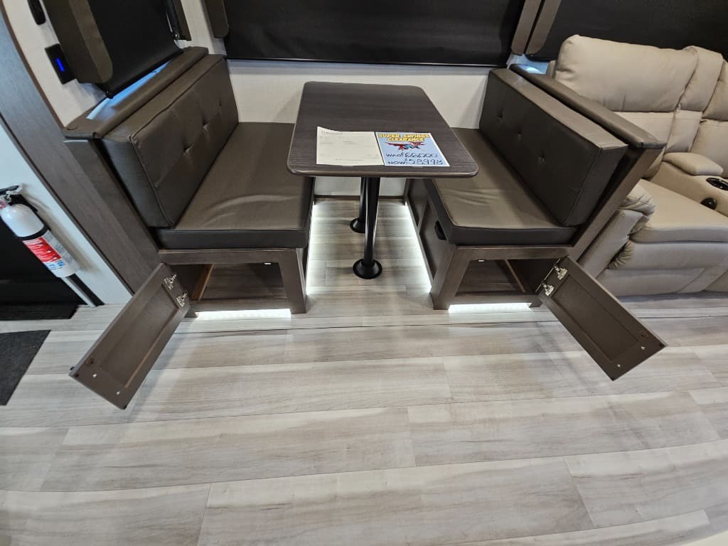 2026 Keystone RV 2026 Keystone RV Cougar Half-Ton - thumbnail 13