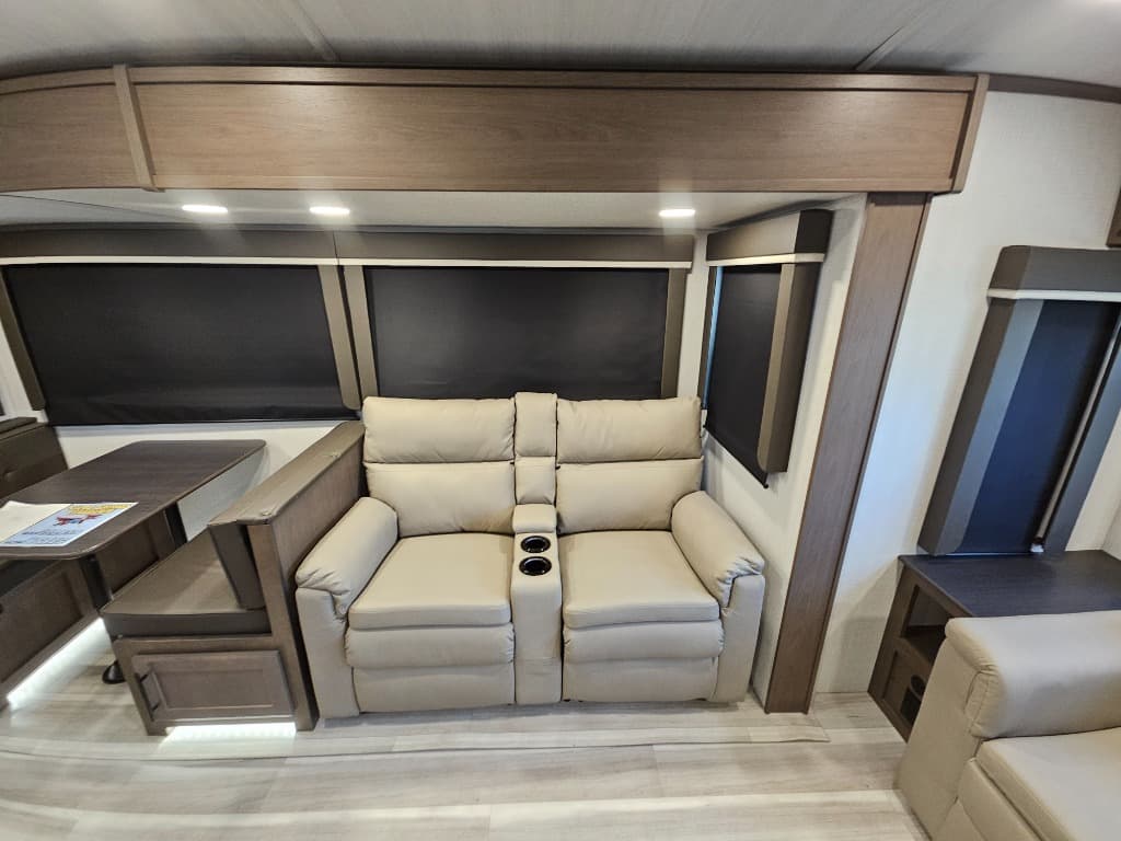 2026 Keystone RV 2026 Keystone RV Cougar Half-Ton - thumbnail 14