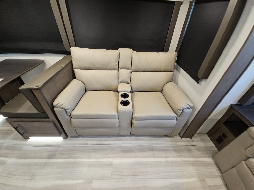 2026 Keystone RV 2026 Keystone RV Cougar Half-Ton - thumbnail 15