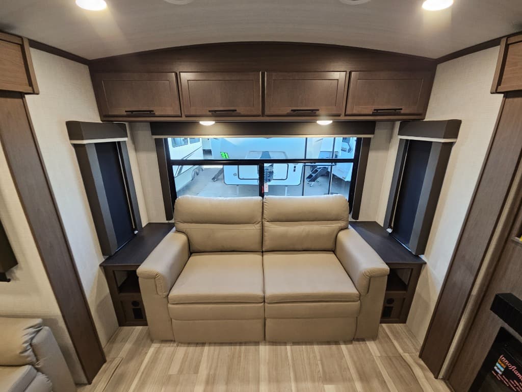 2026 Keystone RV 2026 Keystone RV Cougar Half-Ton - thumbnail 16