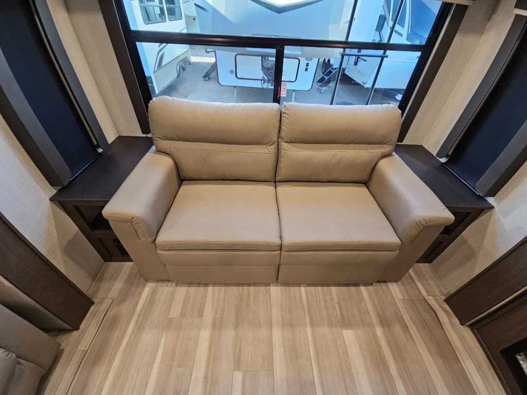 2026 Keystone RV 2026 Keystone RV Cougar Half-Ton - thumbnail 17