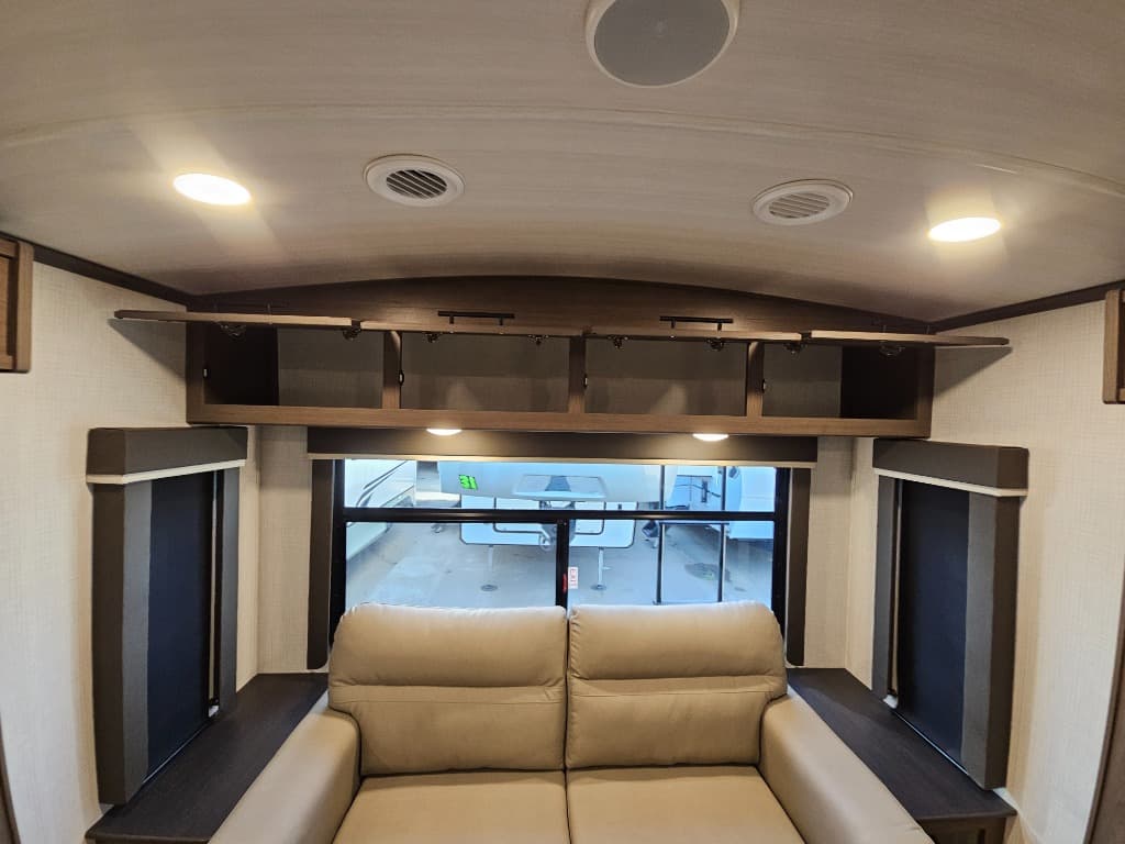 2026 Keystone RV 2026 Keystone RV Cougar Half-Ton - thumbnail 18