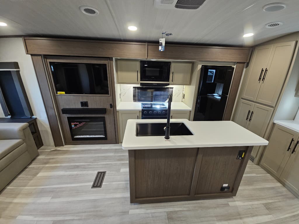 2026 Keystone RV 2026 Keystone RV Cougar Half-Ton - thumbnail 19