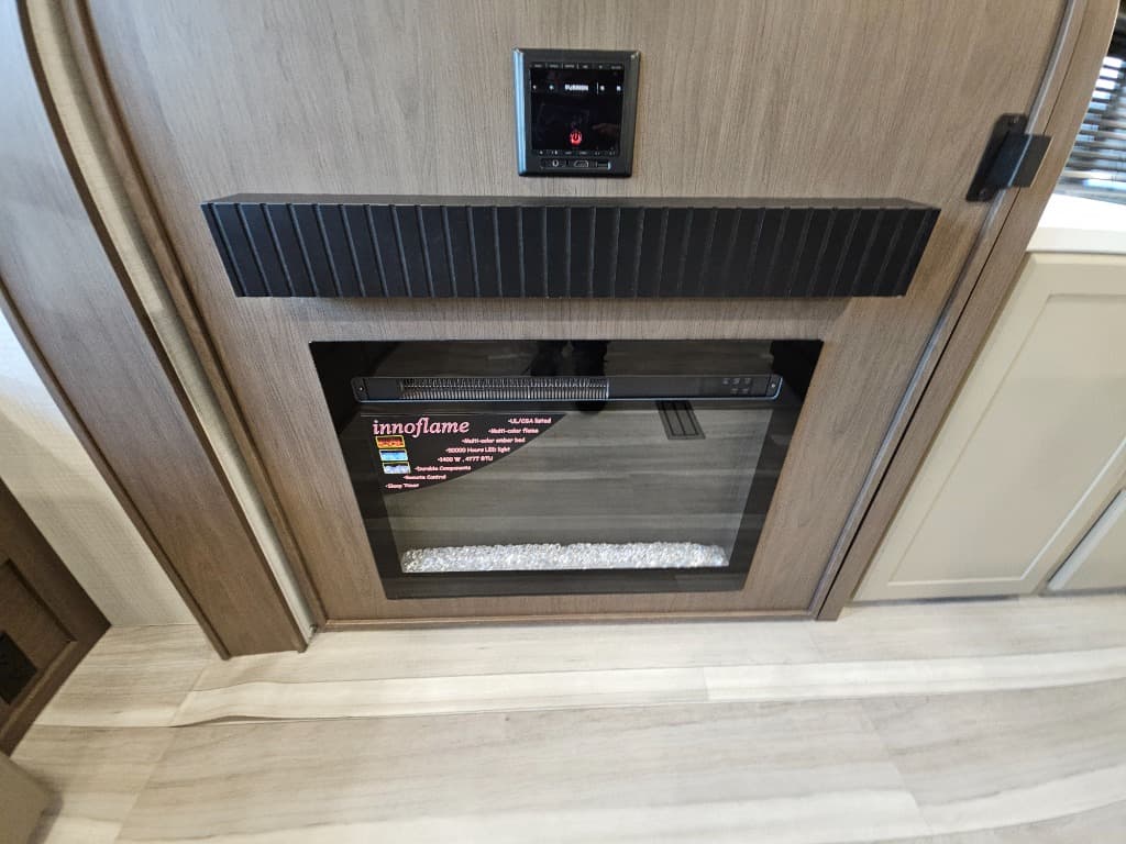 2026 Keystone RV 2026 Keystone RV Cougar Half-Ton - thumbnail 22